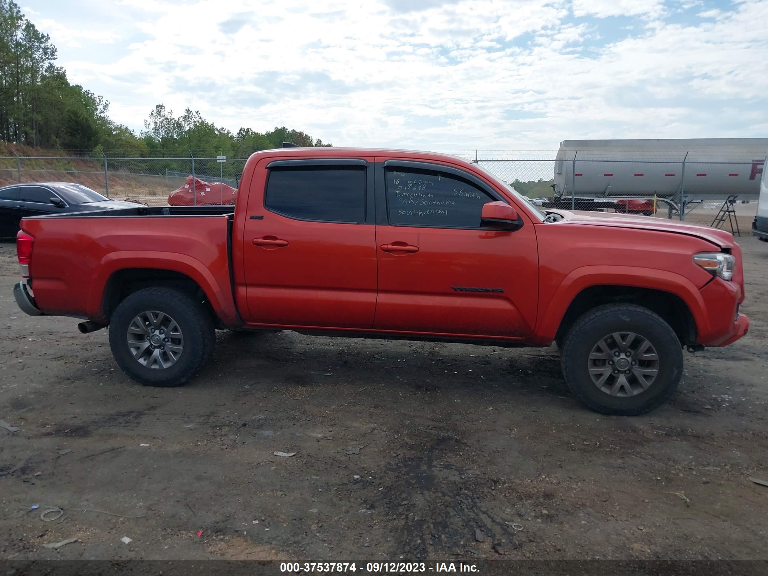 Photo 12 VIN: 5TFAZ5CN2GX019648 - TOYOTA TACOMA 