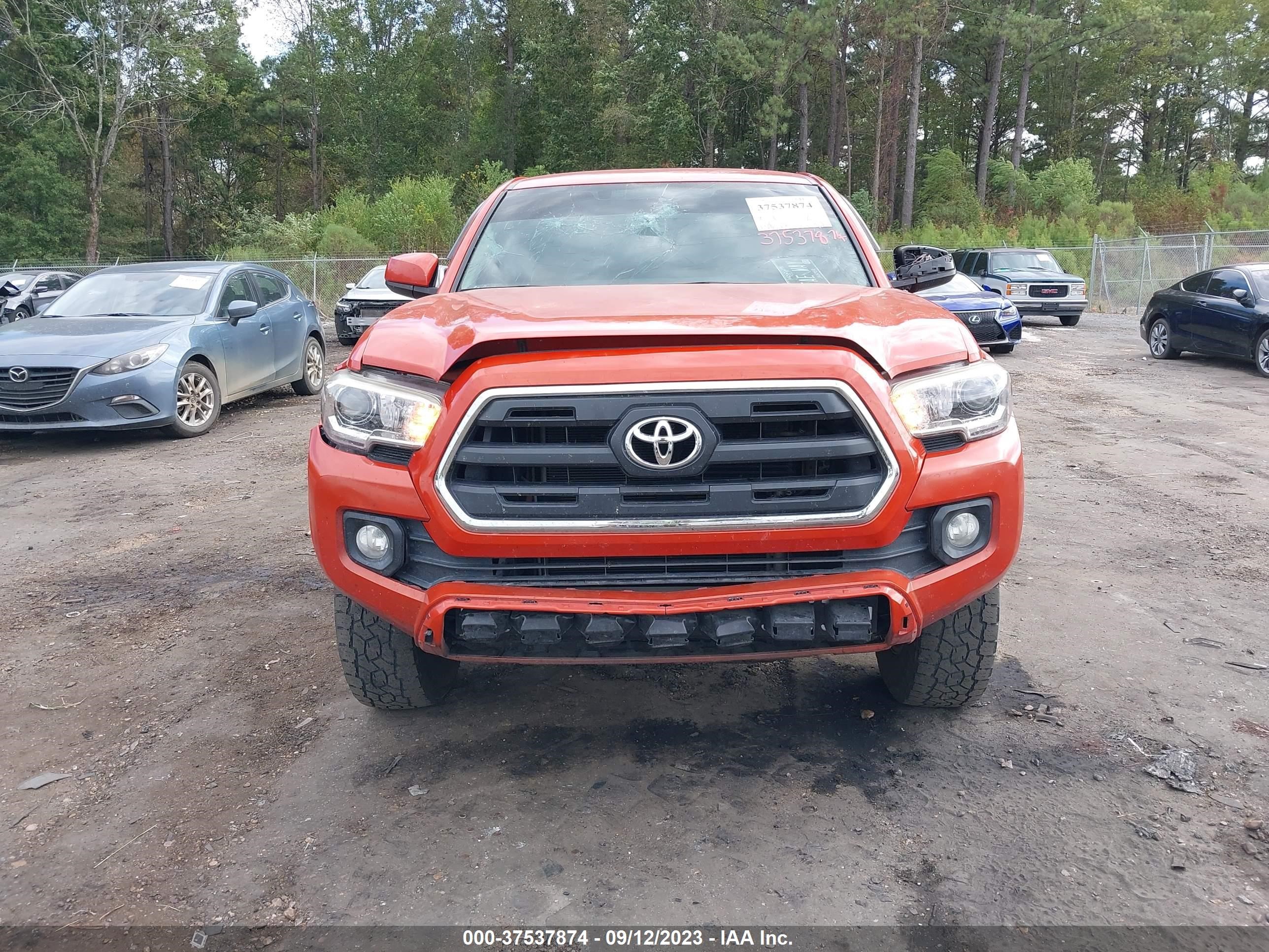 Photo 5 VIN: 5TFAZ5CN2GX019648 - TOYOTA TACOMA 