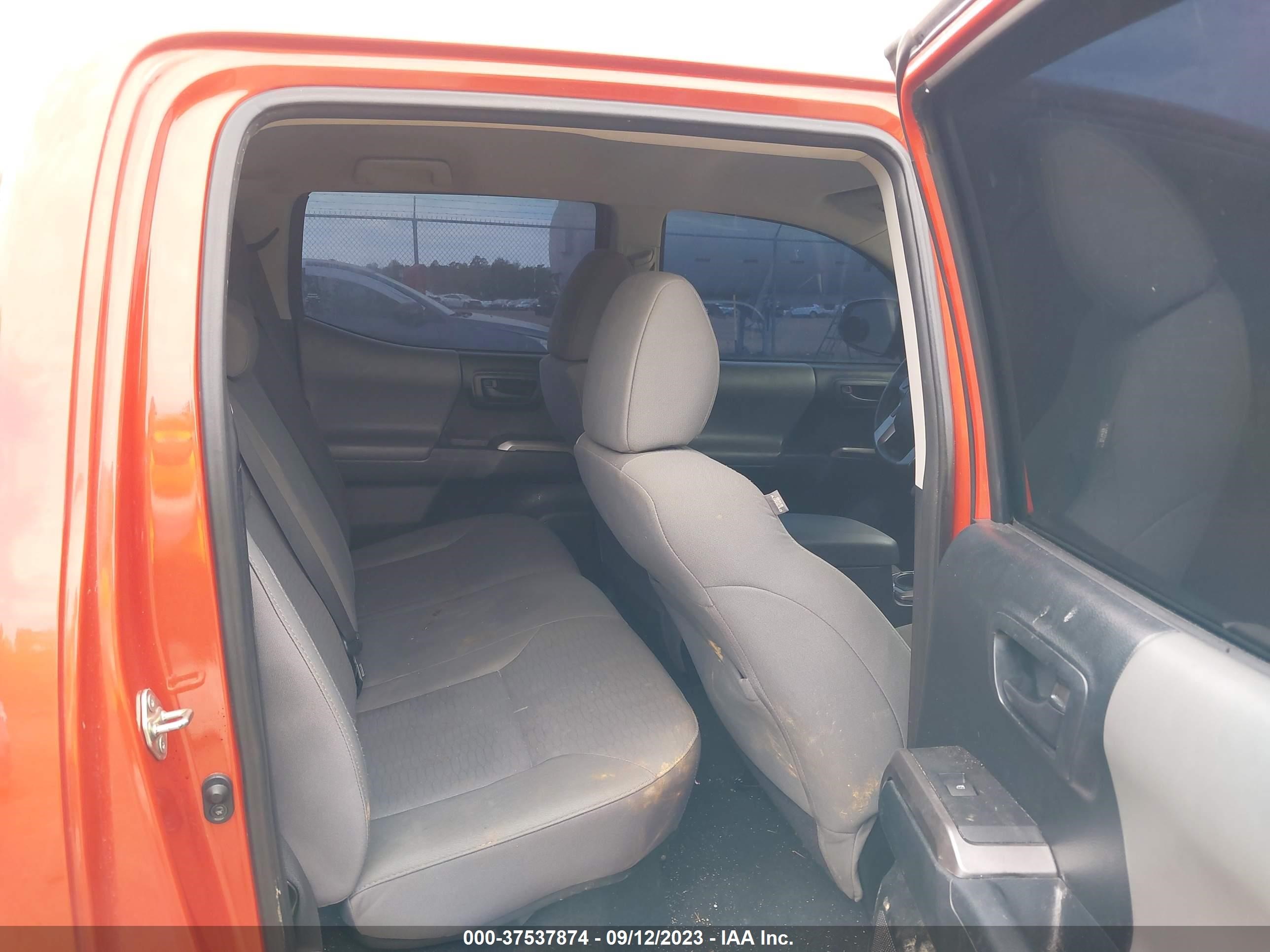 Photo 7 VIN: 5TFAZ5CN2GX019648 - TOYOTA TACOMA 