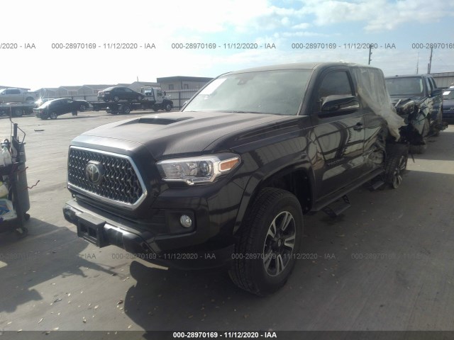 Photo 1 VIN: 5TFAZ5CN2JX062510 - TOYOTA TACOMA 