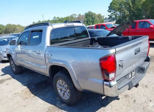 Photo 2 VIN: 5TFAZ5CN2JX067528 - TOYOTA TACOMA 