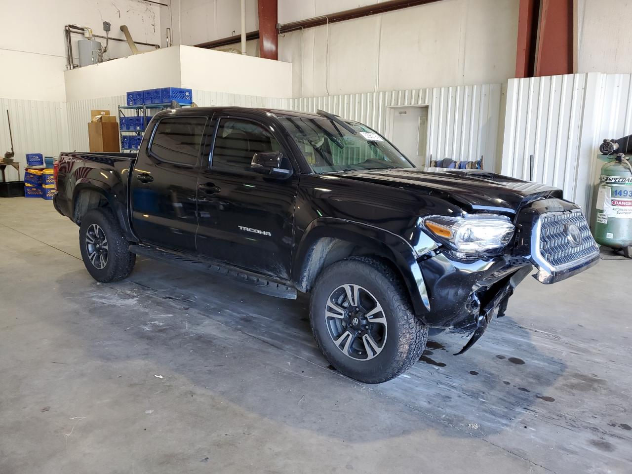 Photo 3 VIN: 5TFAZ5CN2KX082127 - TOYOTA TACOMA 