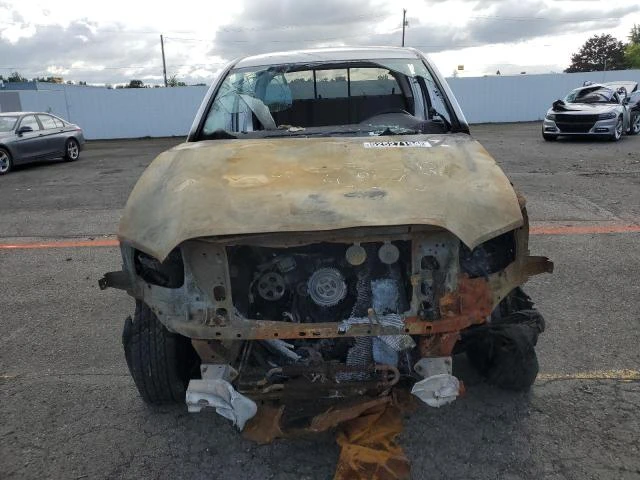 Photo 4 VIN: 5TFAZ5CN3JX062502 - TOYOTA TACOMA DOU 