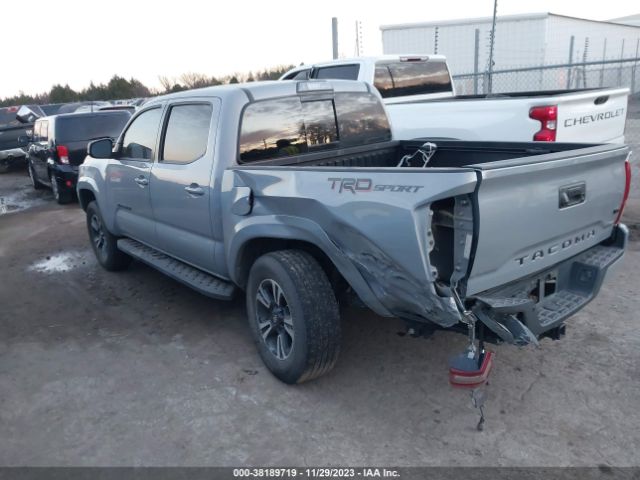 Photo 2 VIN: 5TFAZ5CN3JX066551 - TOYOTA TACOMA 