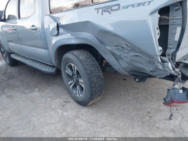 Photo 5 VIN: 5TFAZ5CN3JX066551 - TOYOTA TACOMA 