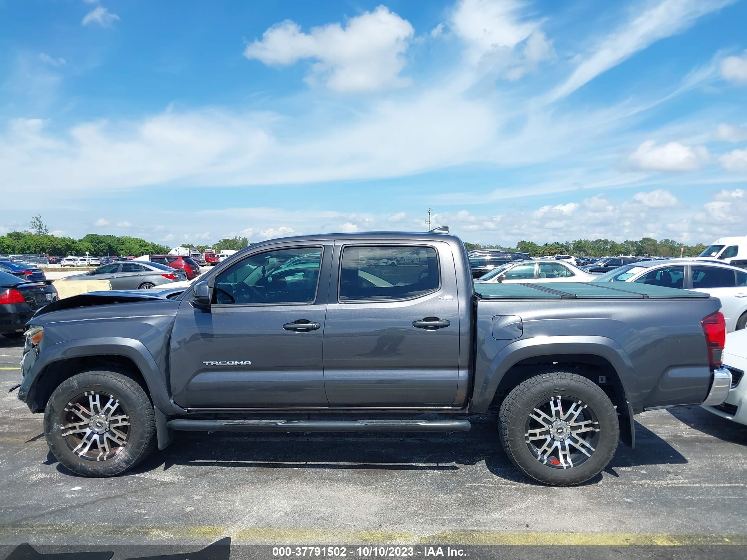 Photo 13 VIN: 5TFAZ5CN4JX058958 - TOYOTA TACOMA 