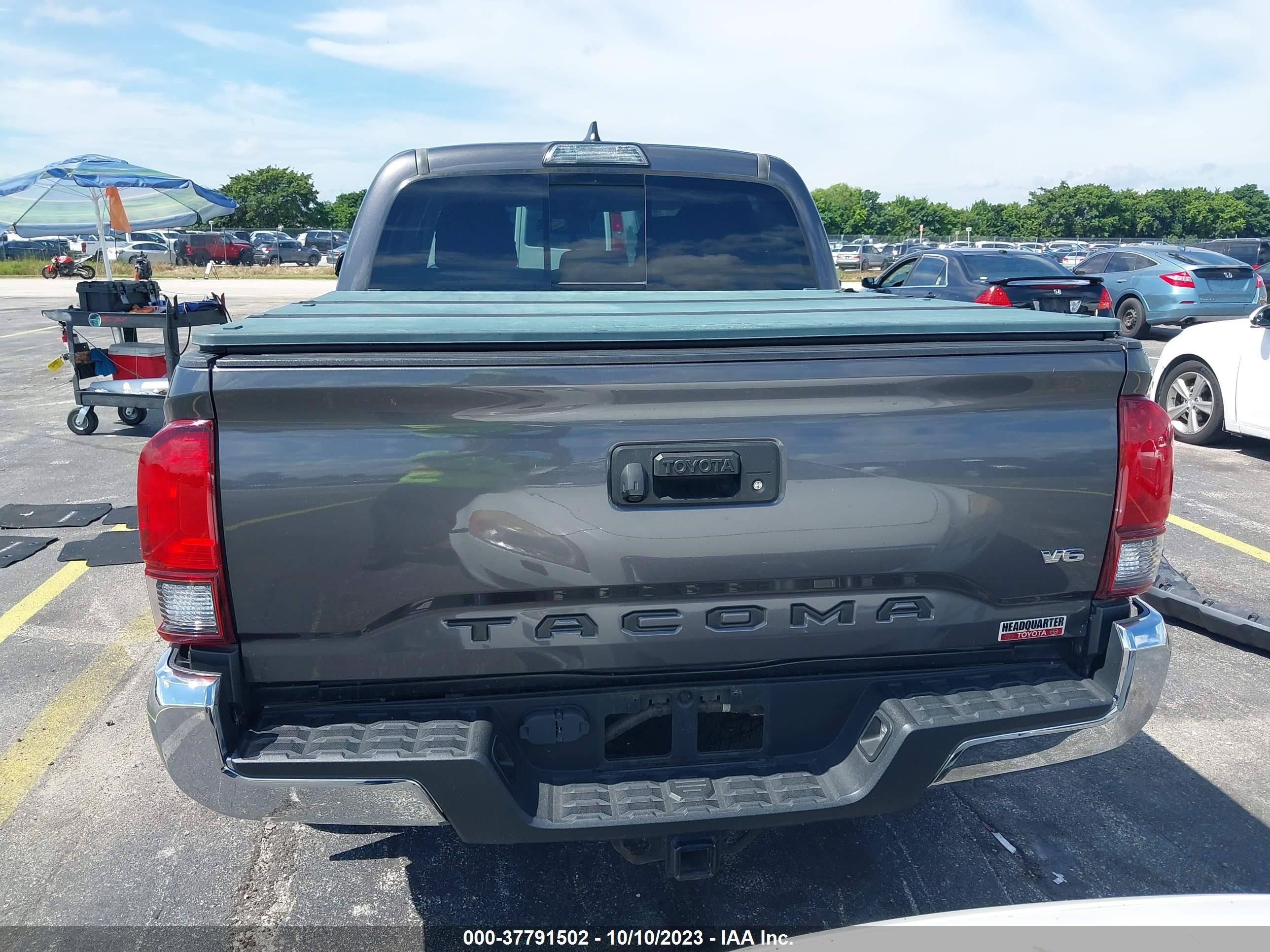 Photo 15 VIN: 5TFAZ5CN4JX058958 - TOYOTA TACOMA 