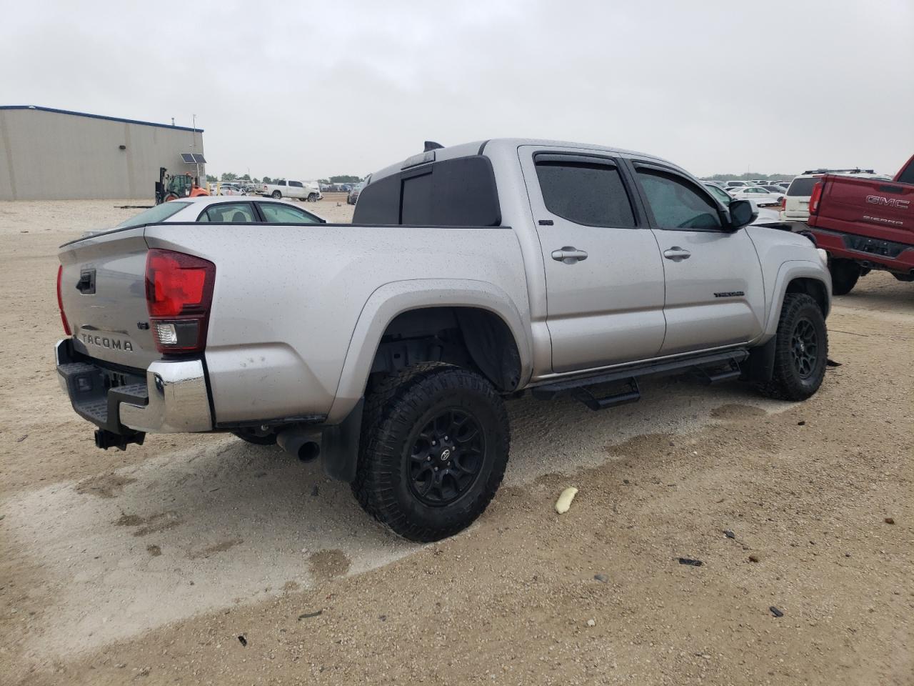 Photo 2 VIN: 5TFAZ5CN5MX118427 - TOYOTA TACOMA 