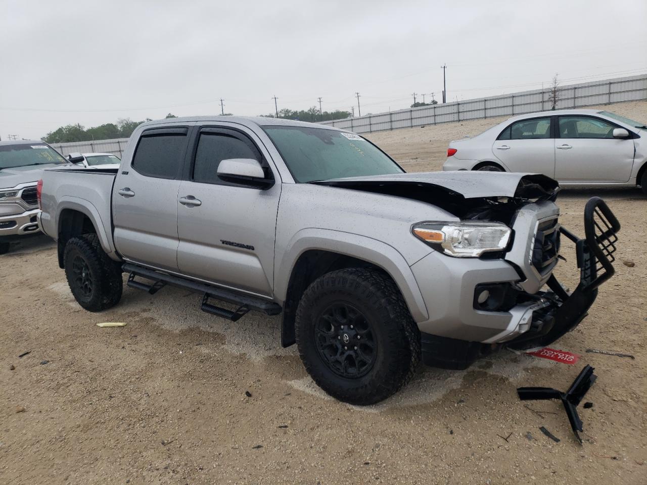 Photo 3 VIN: 5TFAZ5CN5MX118427 - TOYOTA TACOMA 