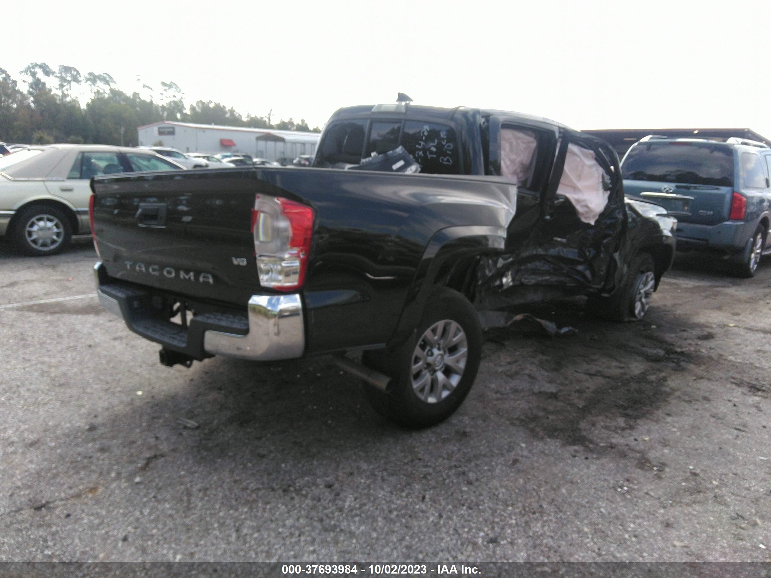 Photo 3 VIN: 5TFAZ5CN6HX052900 - TOYOTA TACOMA 