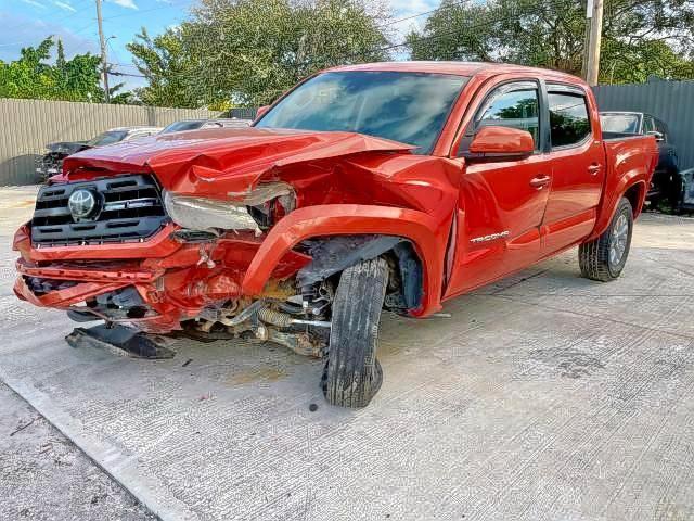 Photo 1 VIN: 5TFAZ5CN6JX063451 - TOYOTA TACOMA DOU 