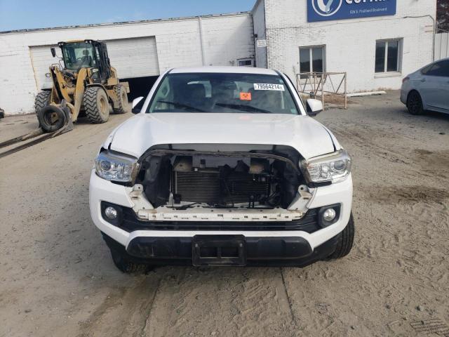 Photo 4 VIN: 5TFAZ5CN6KX072989 - TOYOTA TACOMA DOU 