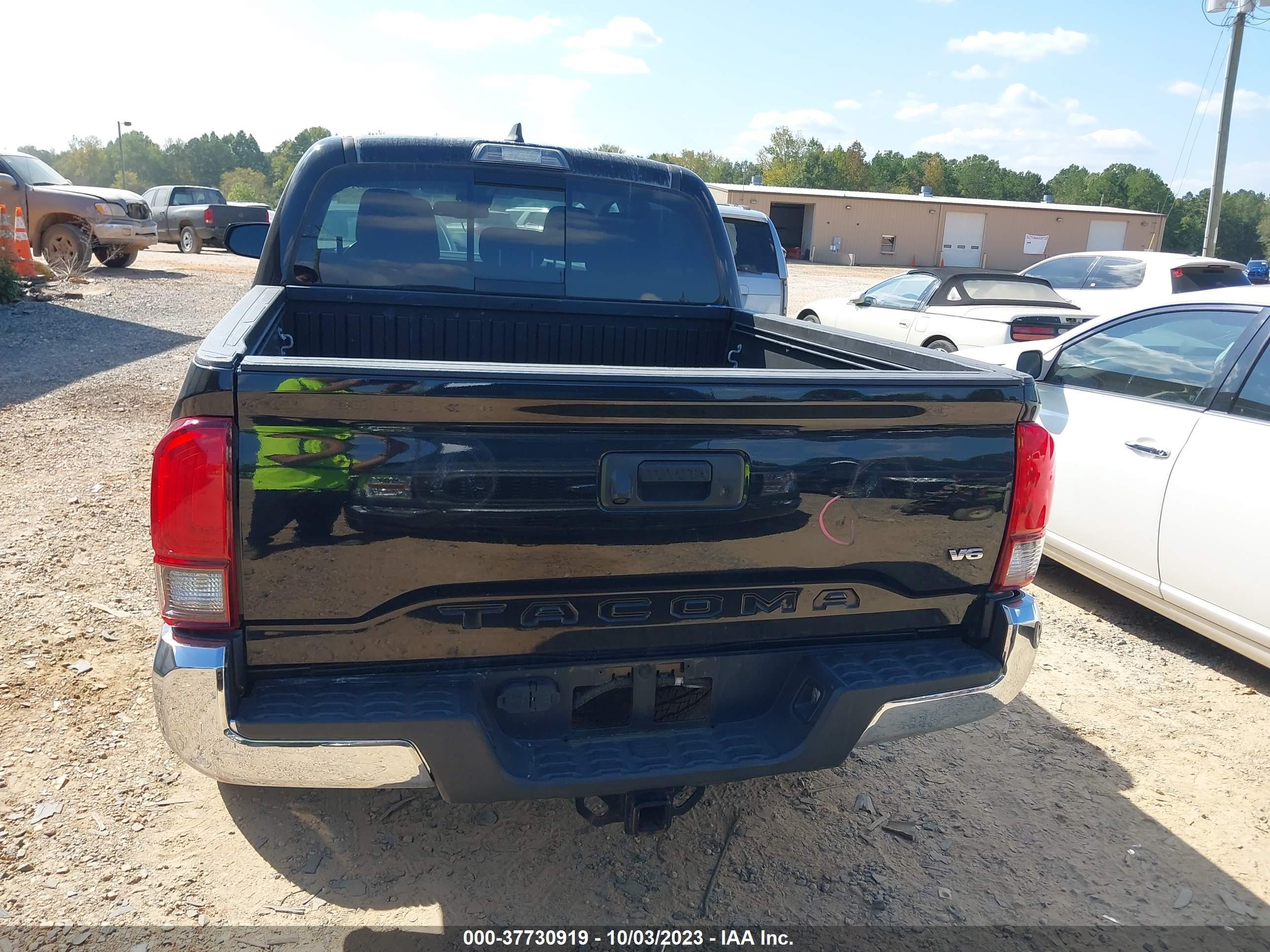 Photo 15 VIN: 5TFAZ5CN6KX076556 - TOYOTA TACOMA 