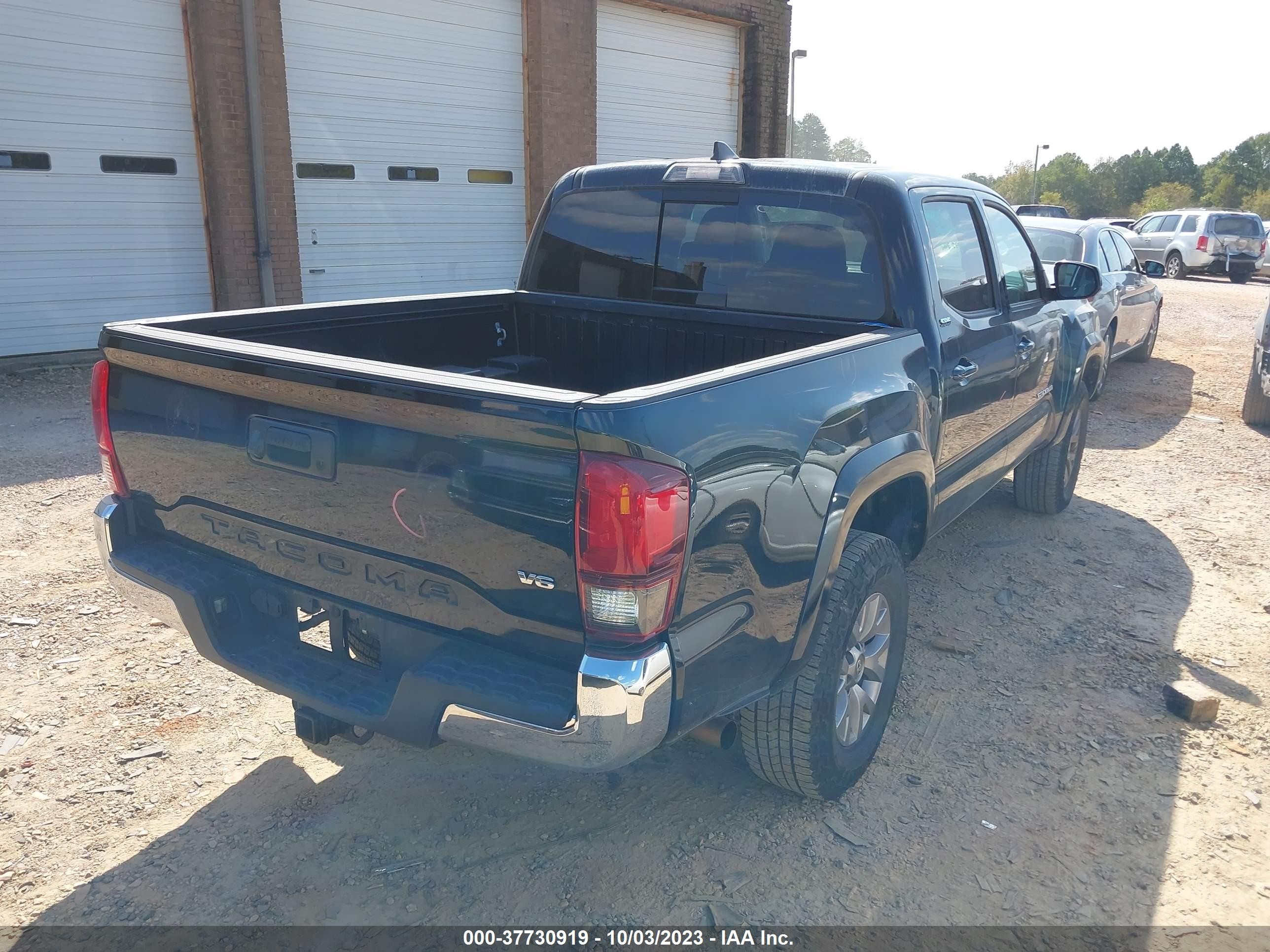 Photo 3 VIN: 5TFAZ5CN6KX076556 - TOYOTA TACOMA 