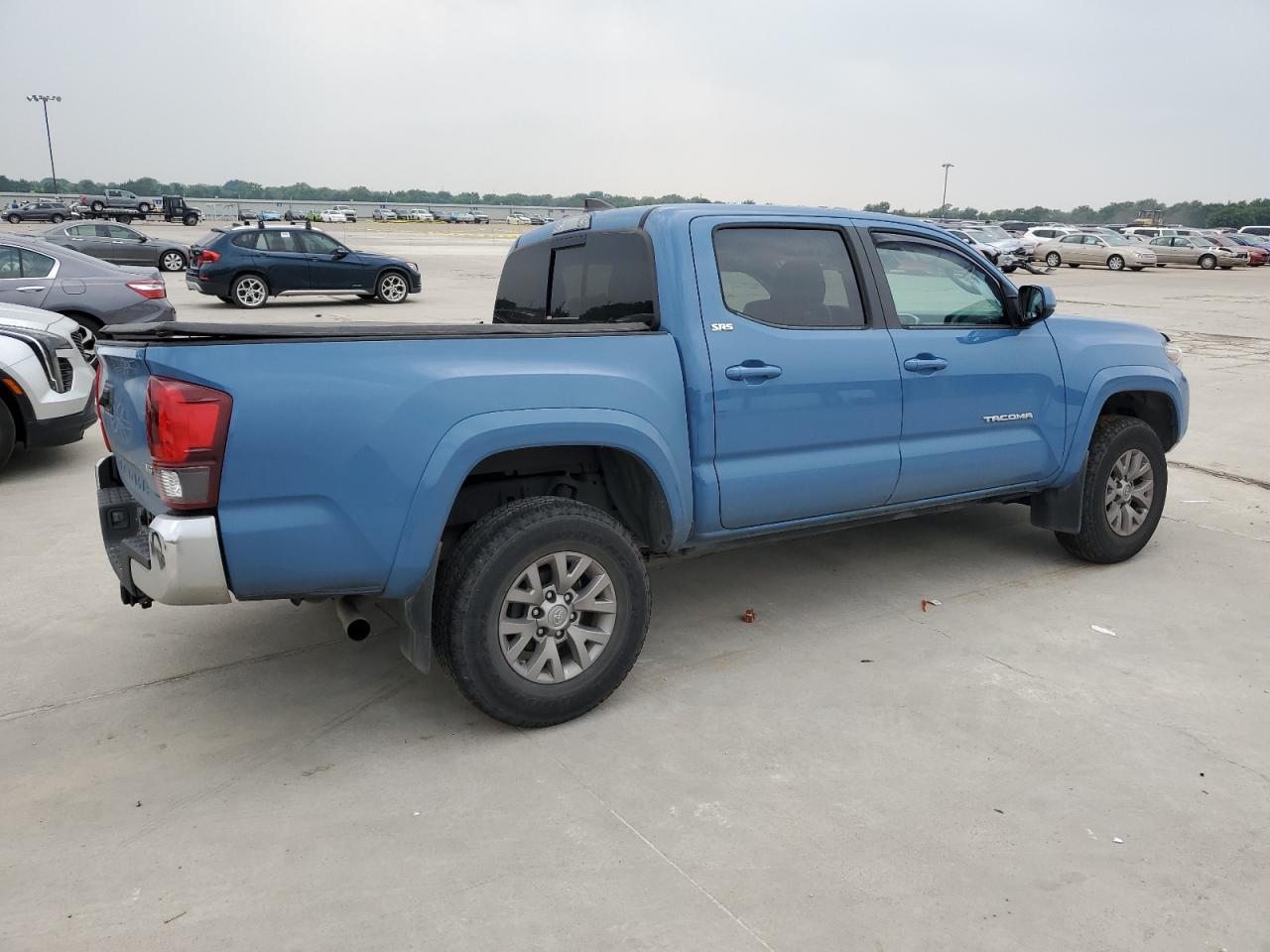 Photo 2 VIN: 5TFAZ5CN6KX082258 - TOYOTA TACOMA DOU 