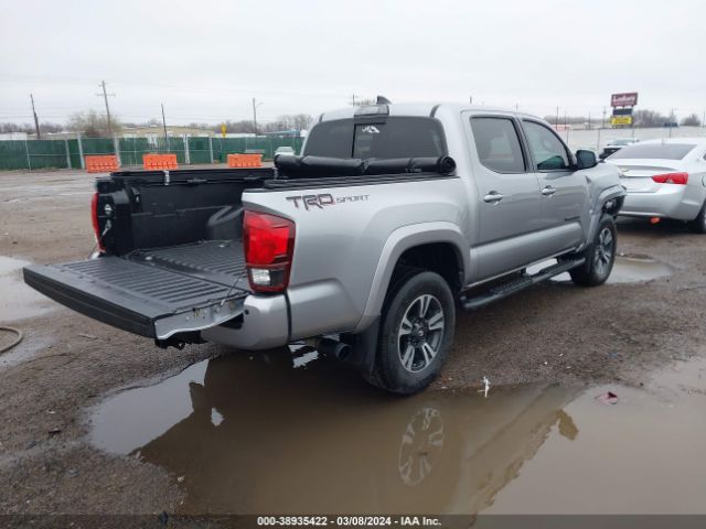 Photo 3 VIN: 5TFAZ5CN6KX082731 - TOYOTA TACOMA 