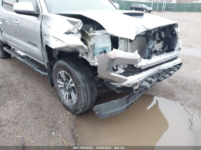 Photo 5 VIN: 5TFAZ5CN6KX082731 - TOYOTA TACOMA 