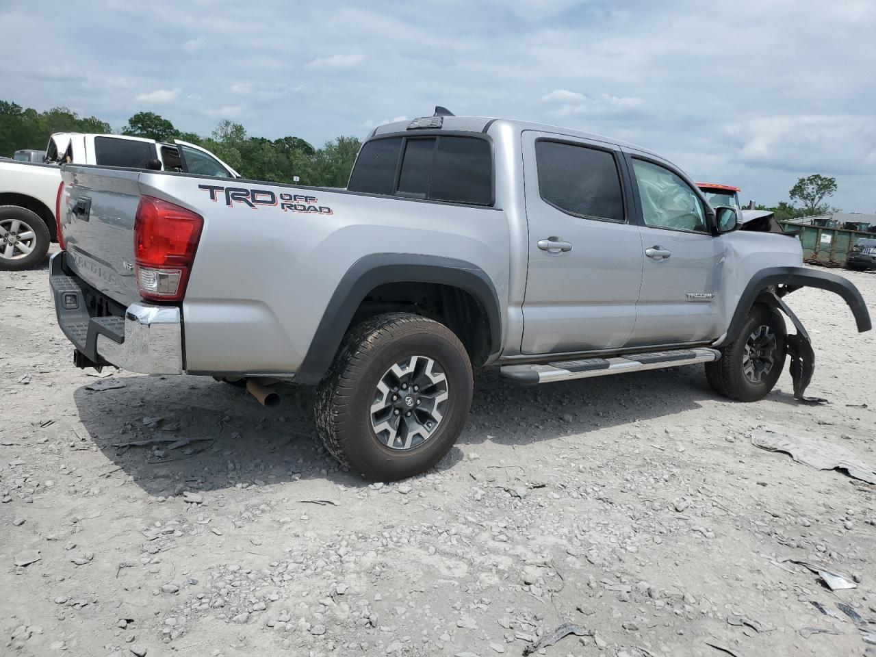 Photo 2 VIN: 5TFAZ5CN7GX009455 - TOYOTA TACOMA 