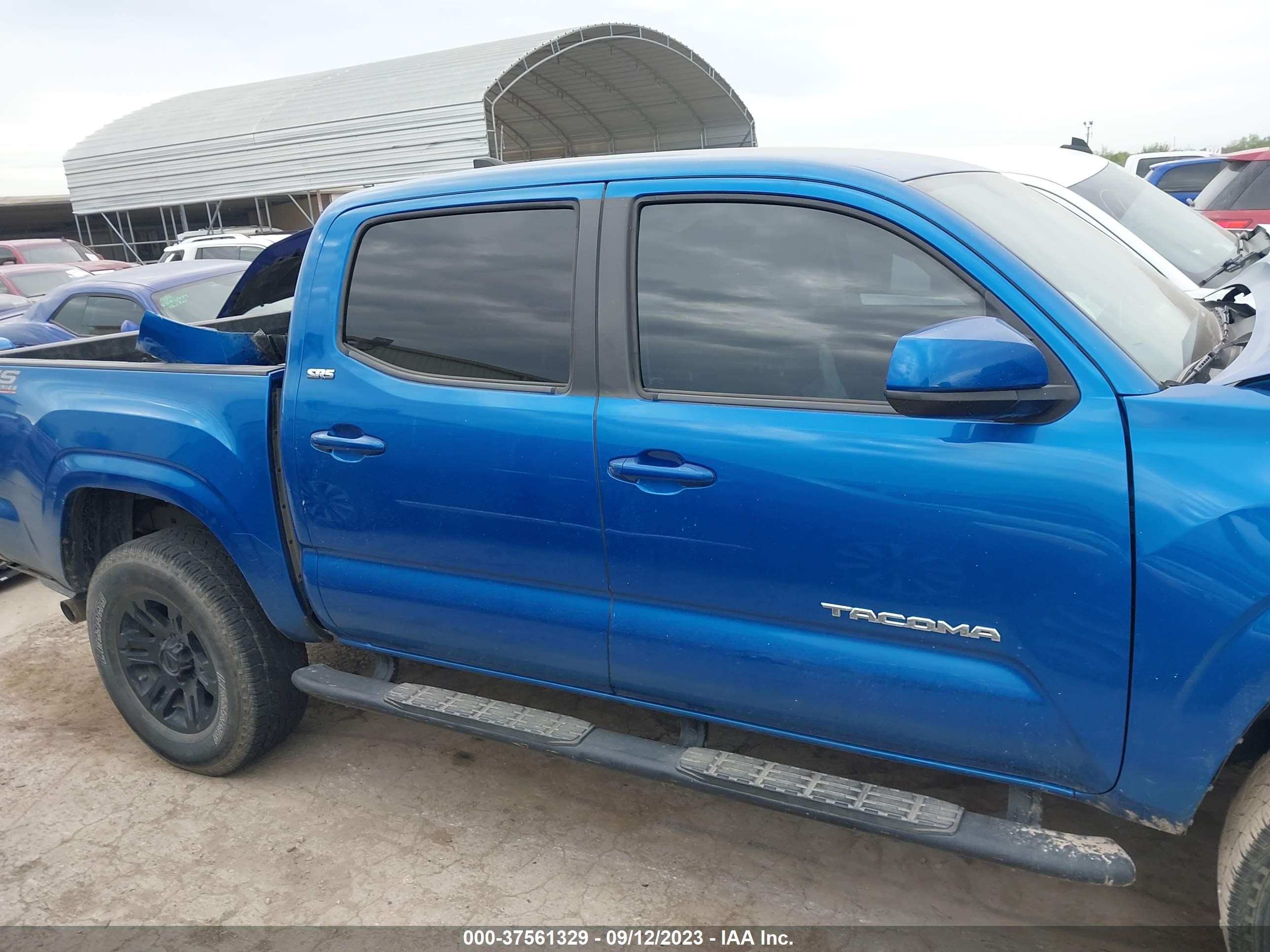 Photo 13 VIN: 5TFAZ5CN7GX010928 - TOYOTA TACOMA 