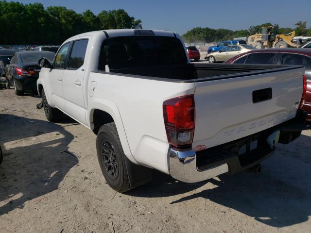 Photo 2 VIN: 5TFAZ5CN7JX057805 - TOYOTA TACOMA DOU 