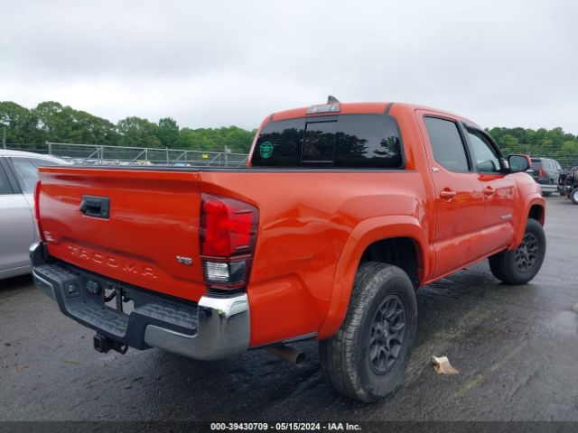 Photo 3 VIN: 5TFAZ5CN7JX058453 - TOYOTA TACOMA 