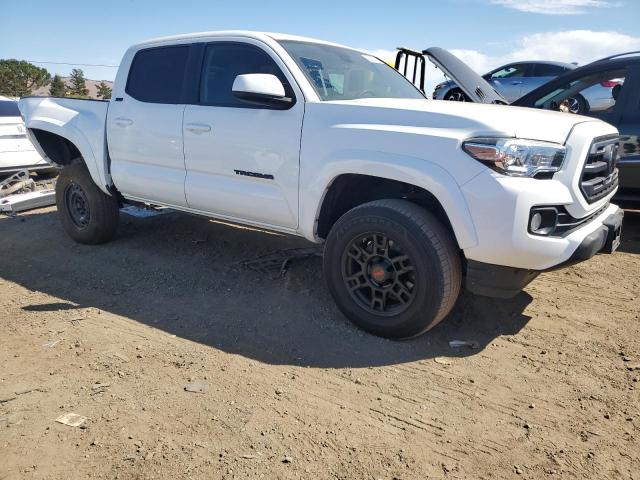 Photo 3 VIN: 5TFAZ5CN7JX058596 - TOYOTA TACOMA DOU 