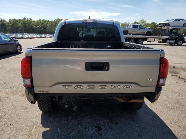 Photo 5 VIN: 5TFAZ5CN7JX059585 - TOYOTA TACOMA DOU 