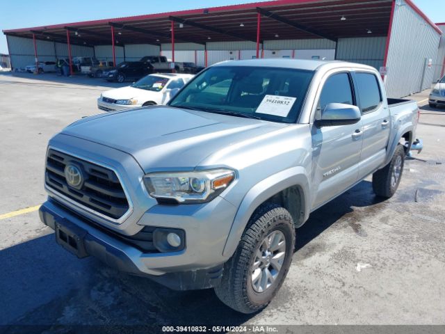 Photo 1 VIN: 5TFAZ5CN7JX064365 - TOYOTA TACOMA 