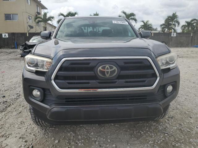 Photo 4 VIN: 5TFAZ5CN7JX064544 - TOYOTA TACOMA DOU 