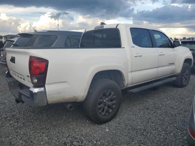 Photo 2 VIN: 5TFAZ5CN7MX107302 - TOYOTA TACOMA DOU 