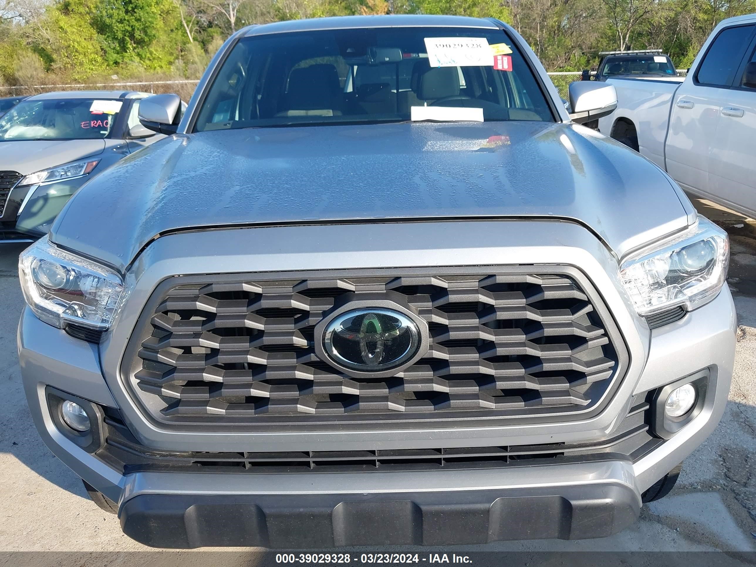 Photo 11 VIN: 5TFAZ5CN7MX109924 - TOYOTA TACOMA 