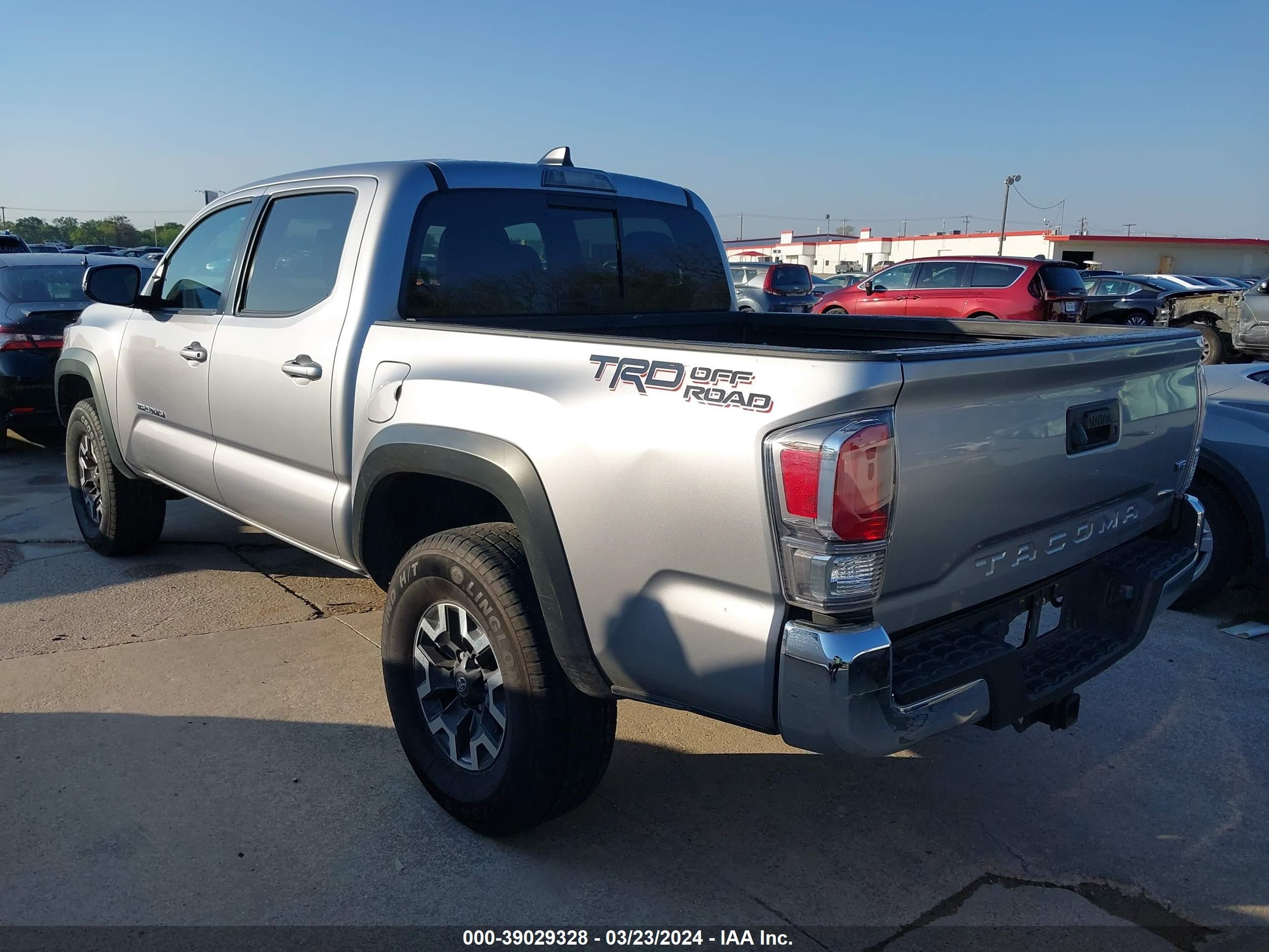 Photo 2 VIN: 5TFAZ5CN7MX109924 - TOYOTA TACOMA 