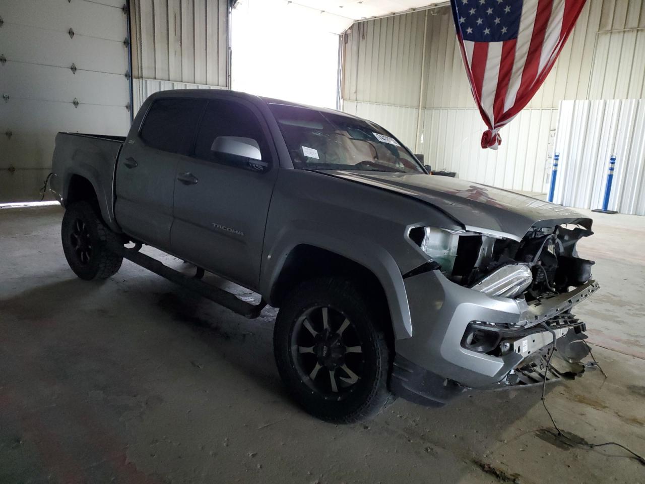 Photo 3 VIN: 5TFAZ5CN8HX032969 - TOYOTA TACOMA 