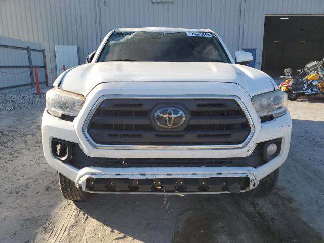 Photo 4 VIN: 5TFAZ5CN8JX067548 - TOYOTA TACOMA DOU 