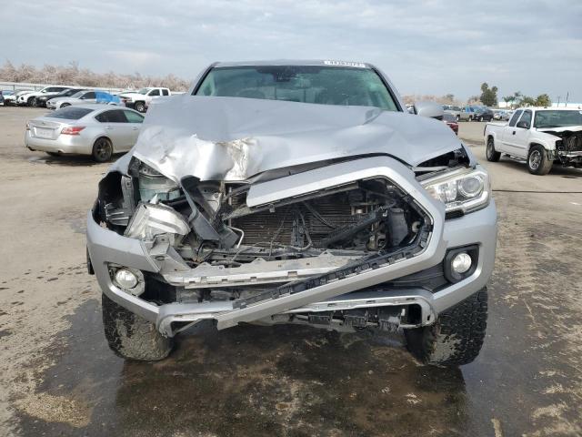 Photo 4 VIN: 5TFAZ5CN8JX070983 - TOYOTA TACOMA 