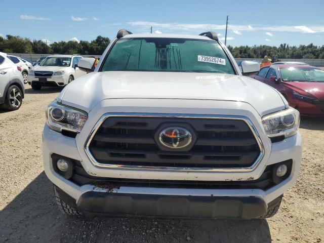 Photo 4 VIN: 5TFAZ5CN8JX071308 - TOYOTA TACOMA DOU 