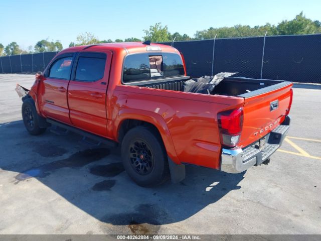 Photo 2 VIN: 5TFAZ5CN9JX055361 - TOYOTA TACOMA 