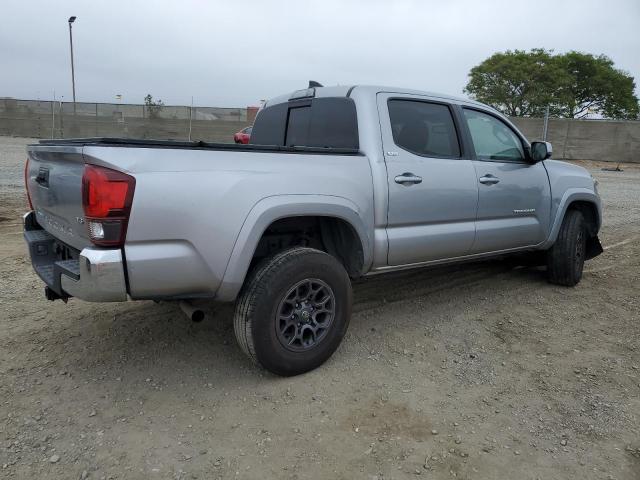 Photo 2 VIN: 5TFAZ5CN9JX056137 - TOYOTA TACOMA DOU 