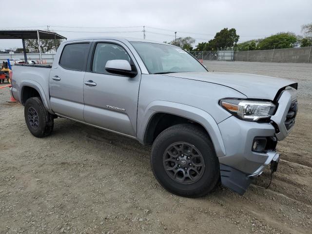 Photo 3 VIN: 5TFAZ5CN9JX056137 - TOYOTA TACOMA DOU 