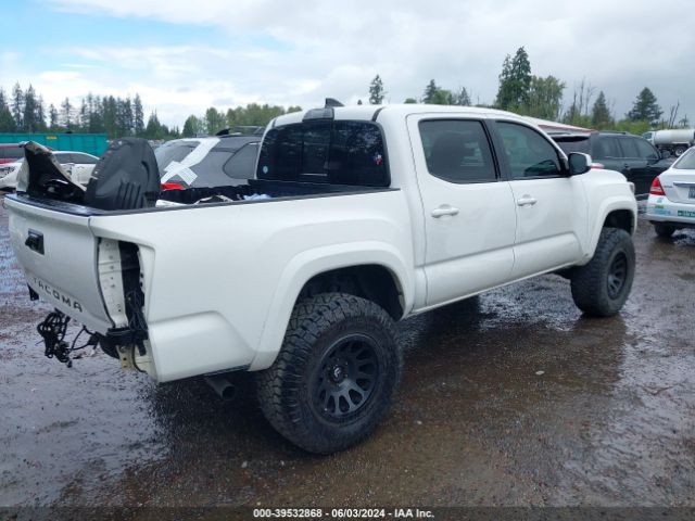 Photo 3 VIN: 5TFAZ5CNXJX056177 - TOYOTA TACOMA 