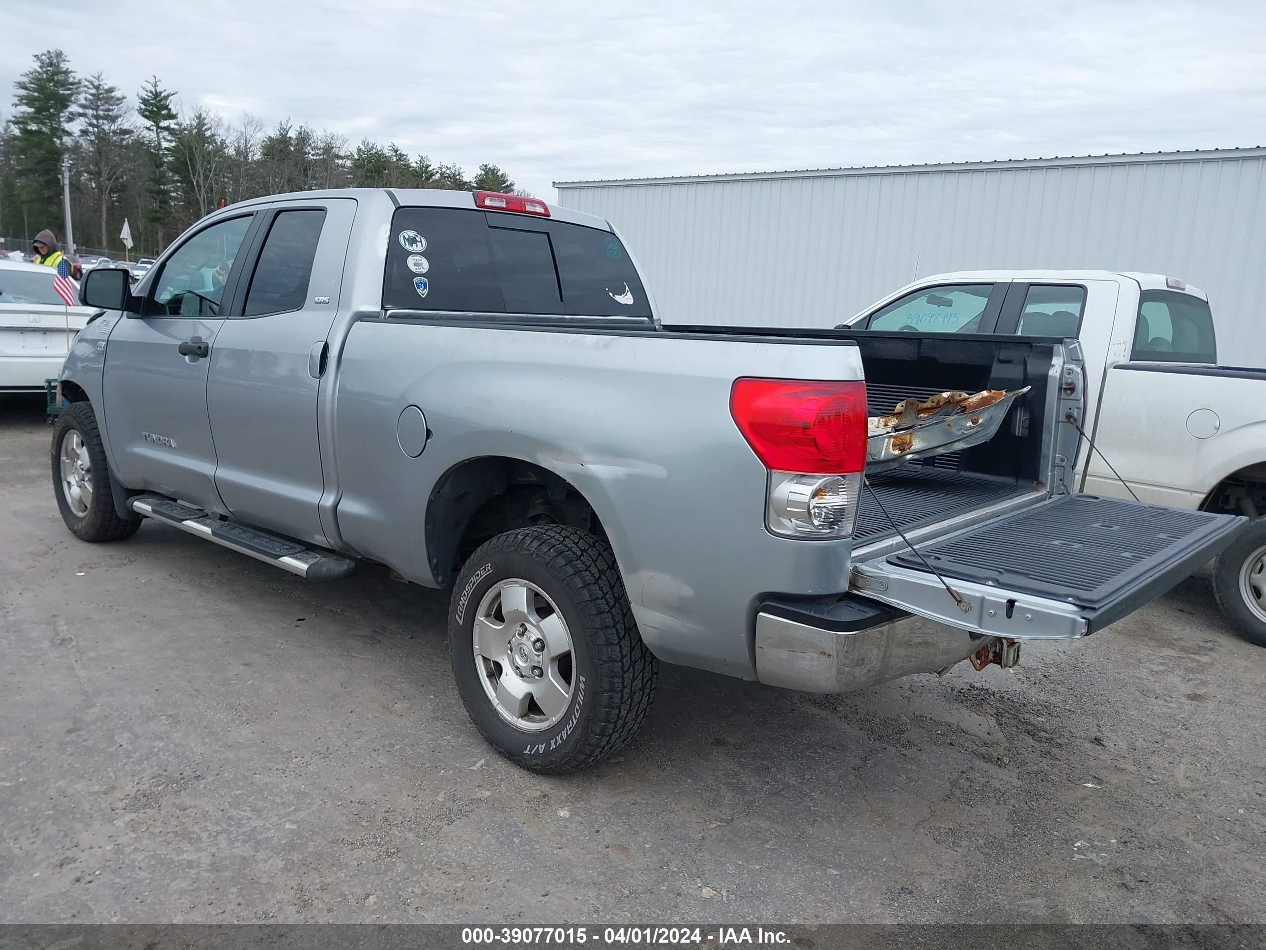 Photo 2 VIN: 5TFBT54107X002154 - TOYOTA TUNDRA 