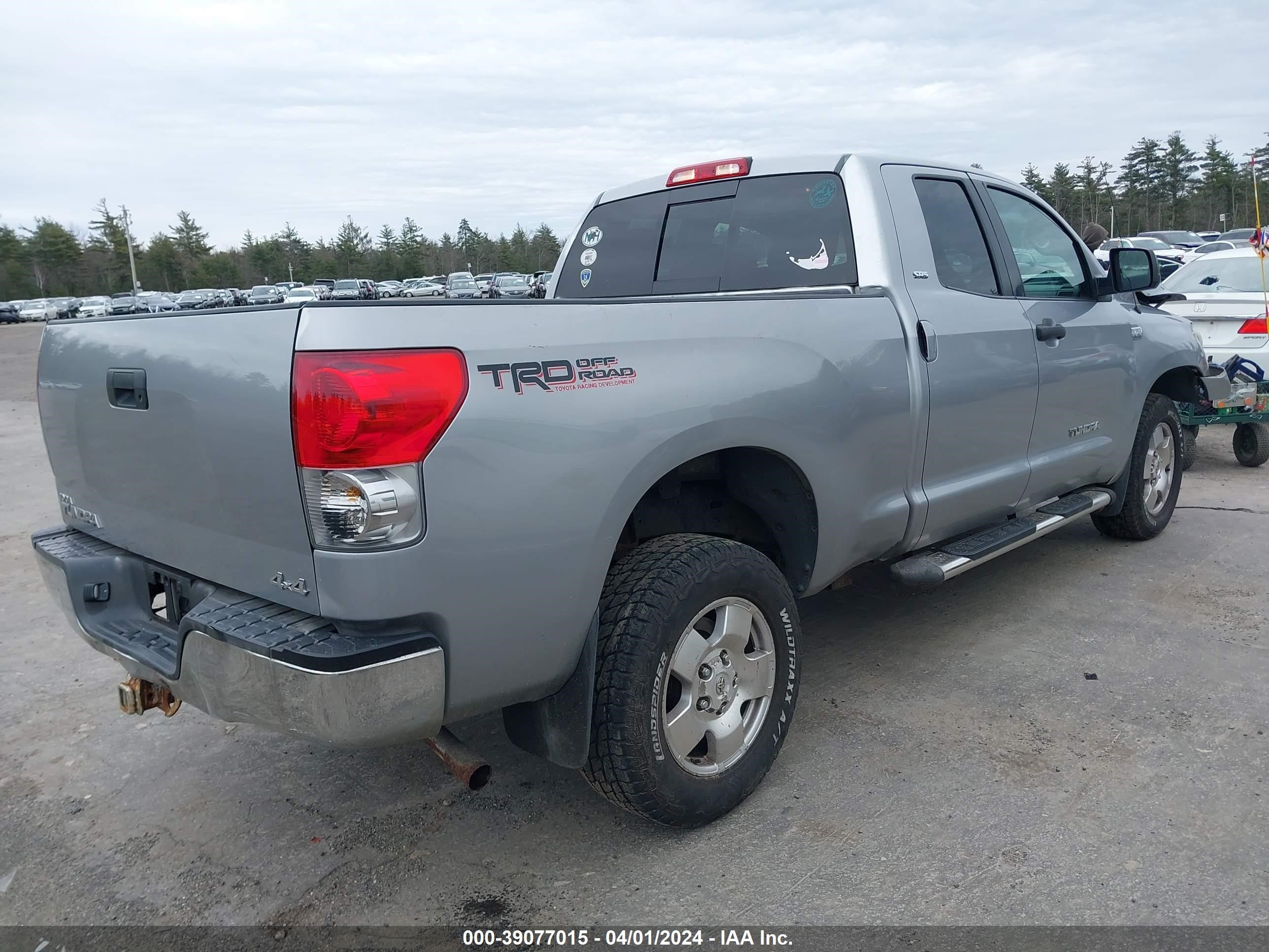 Photo 3 VIN: 5TFBT54107X002154 - TOYOTA TUNDRA 