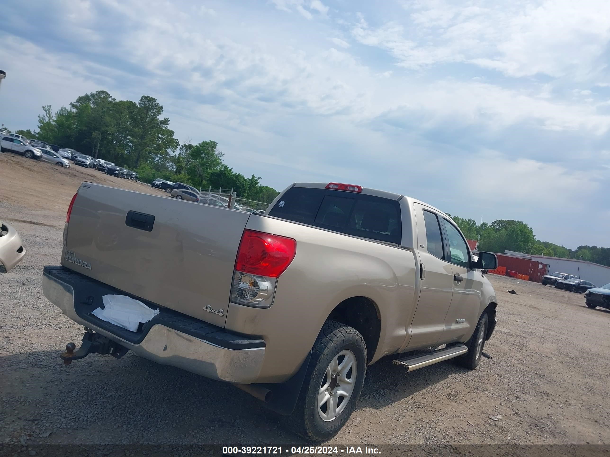 Photo 3 VIN: 5TFBT54158X012034 - TOYOTA TUNDRA 