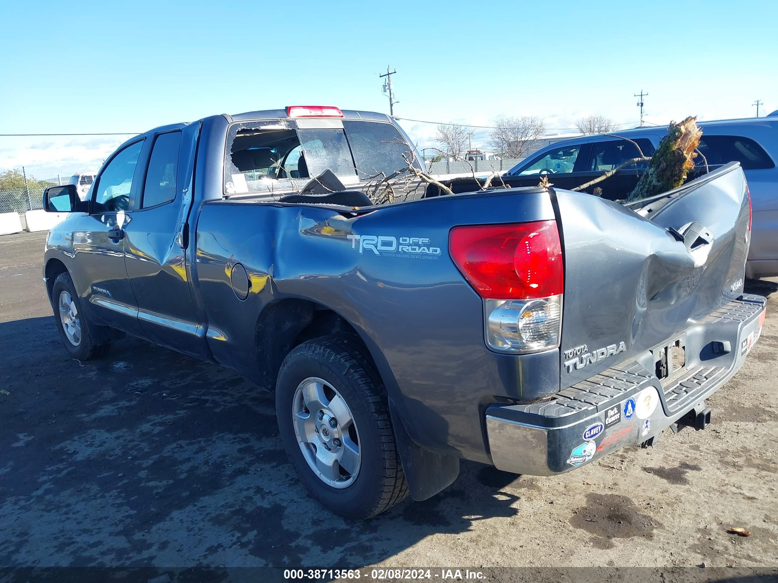 Photo 2 VIN: 5TFBV54117X030782 - TOYOTA TUNDRA 