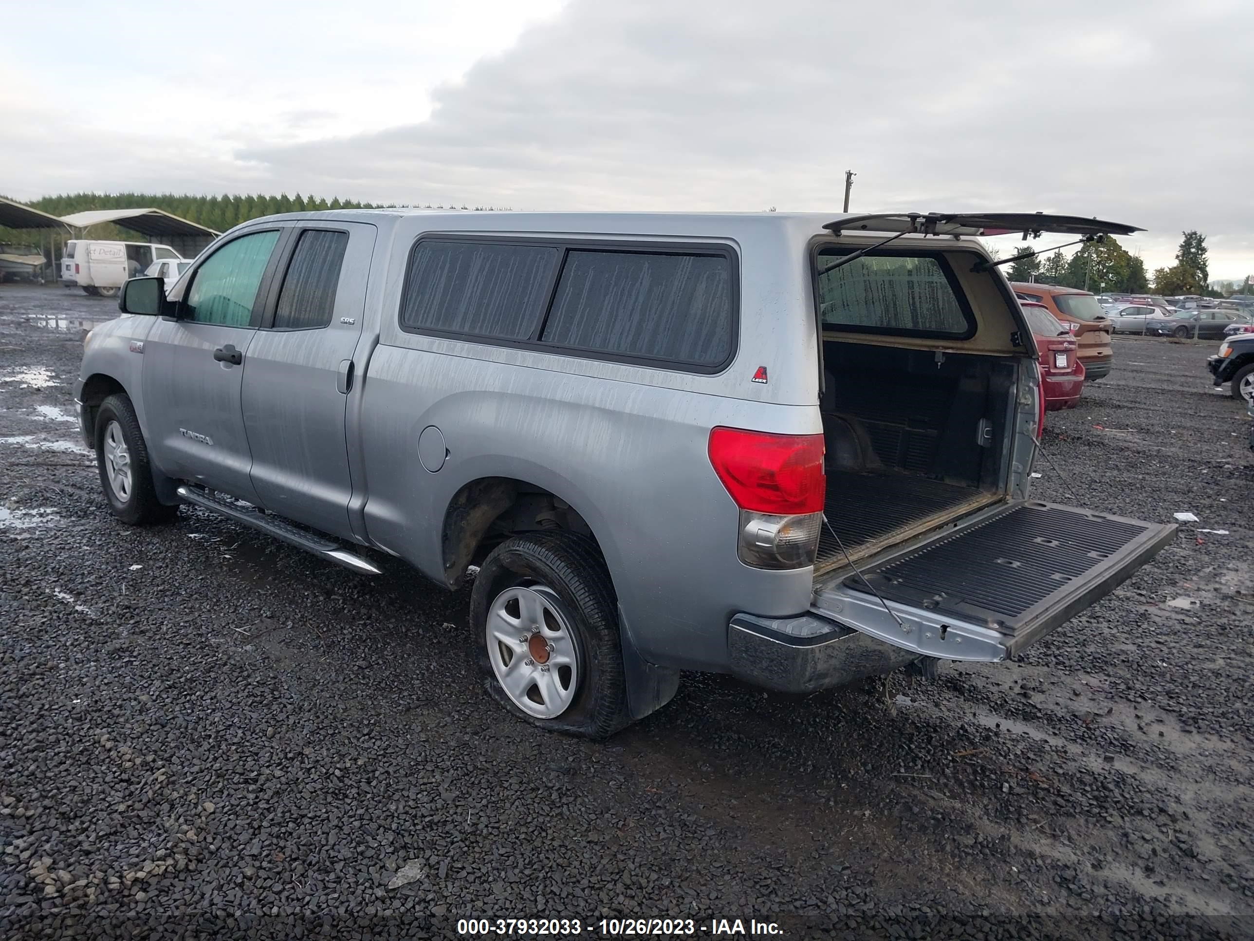 Photo 2 VIN: 5TFBV54127X017264 - TOYOTA TUNDRA 