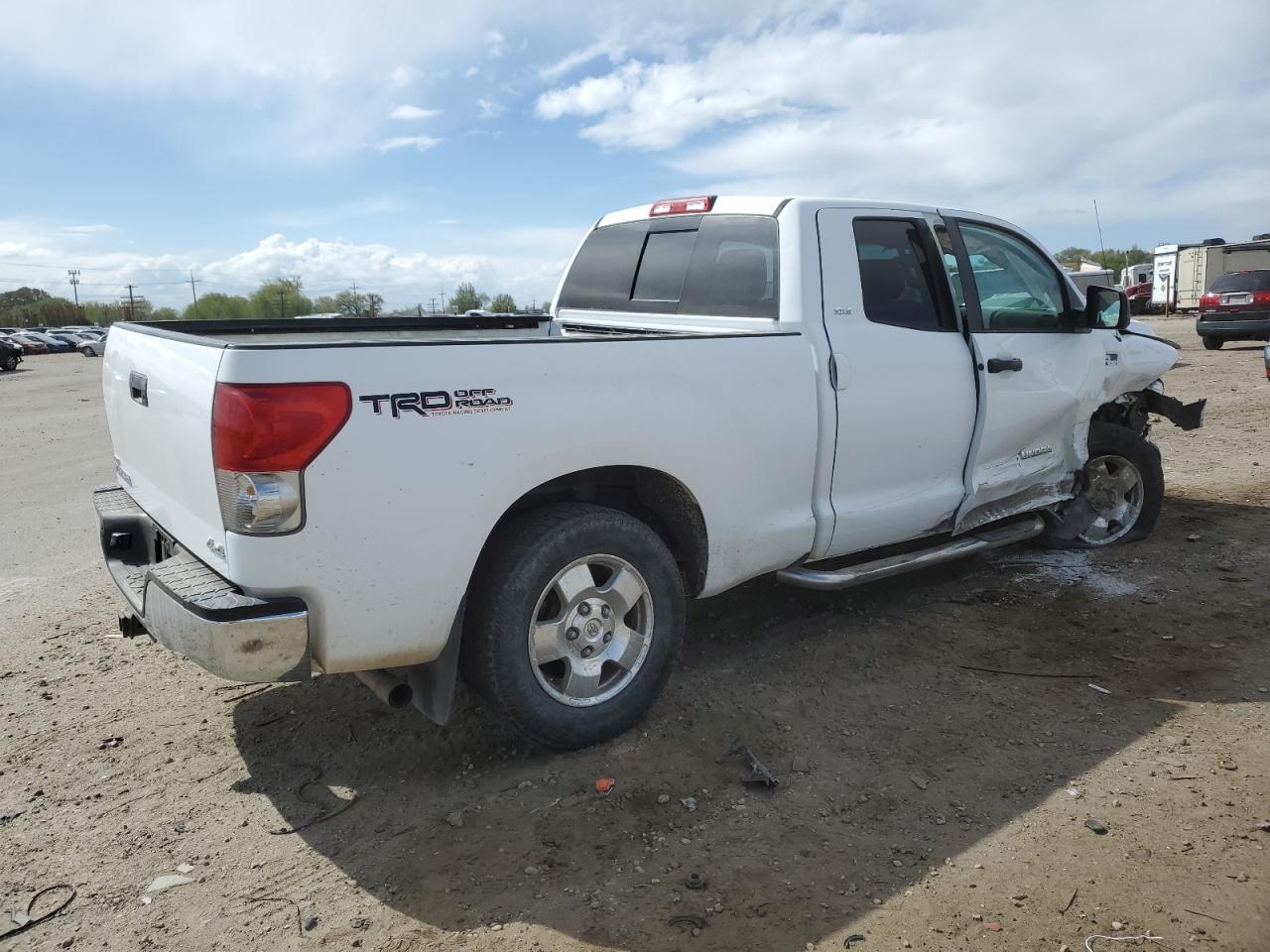 Photo 2 VIN: 5TFBV54158X049238 - TOYOTA TUNDRA 