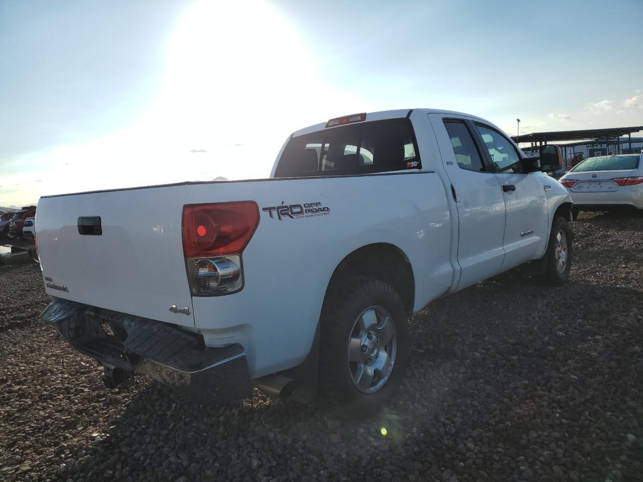 Photo 2 VIN: 5TFBV54177X006115 - TOYOTA TUNDRA 