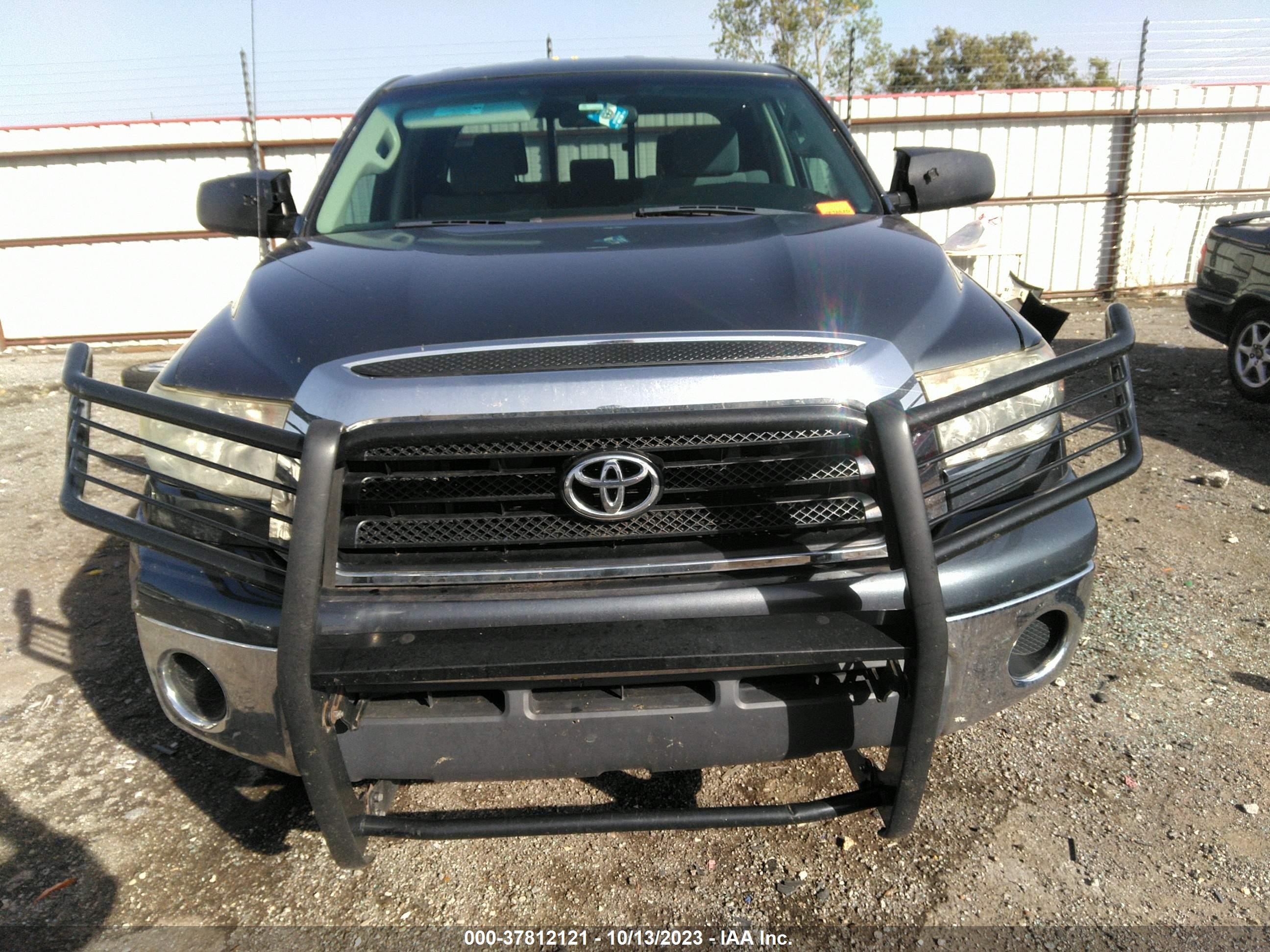 Photo 12 VIN: 5TFBV541X7X031915 - TOYOTA TUNDRA 