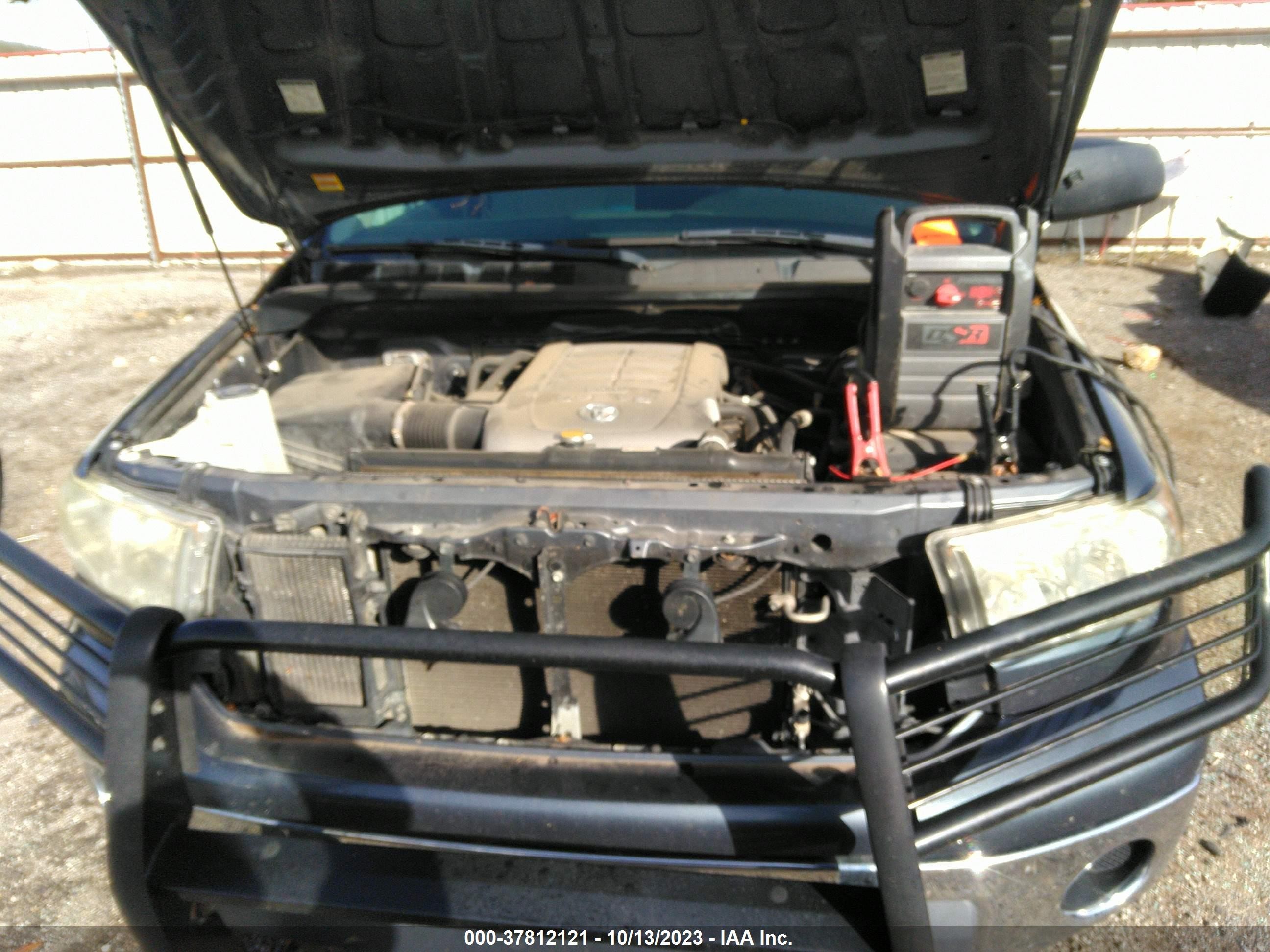 Photo 9 VIN: 5TFBV541X7X031915 - TOYOTA TUNDRA 