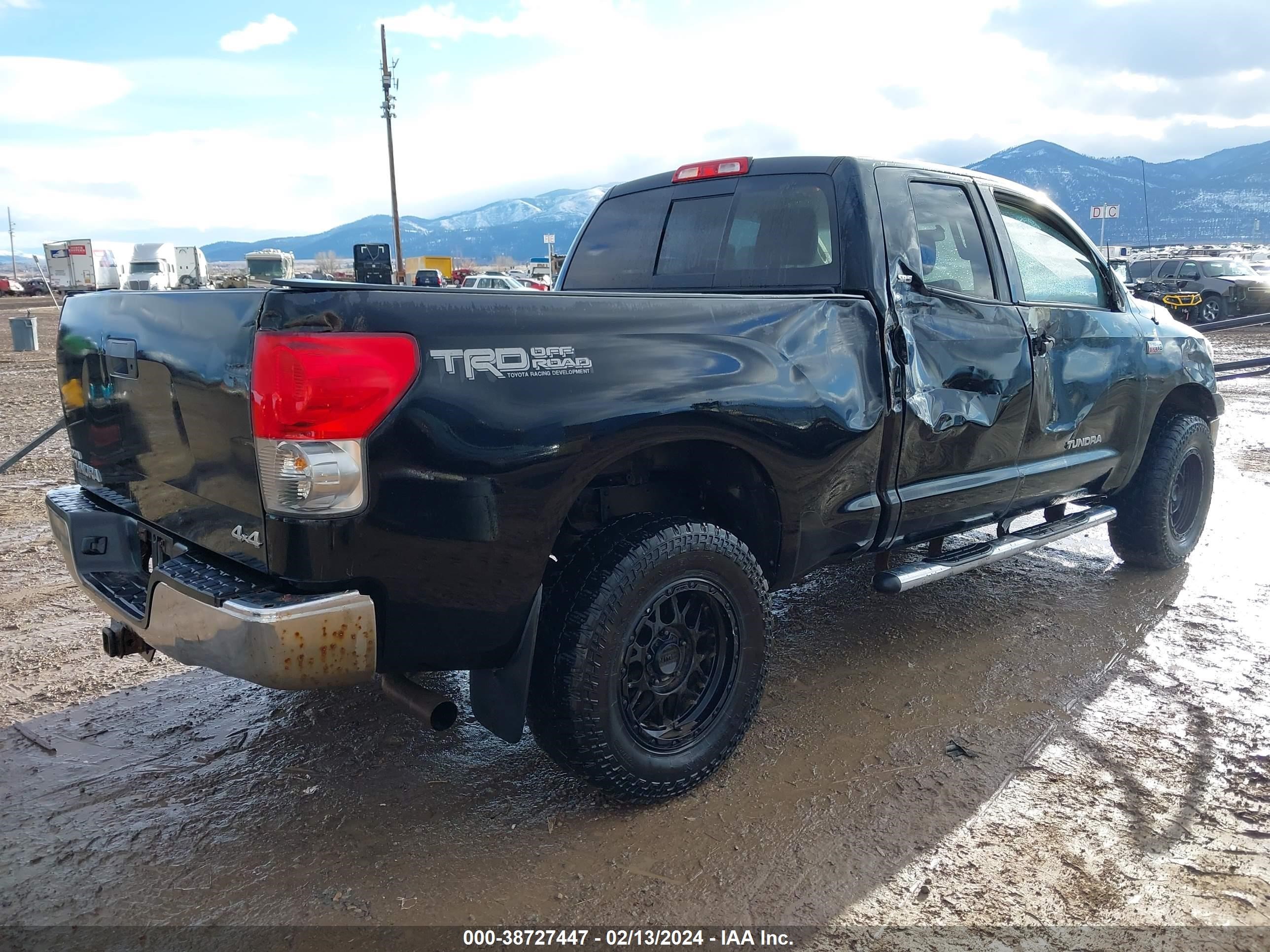 Photo 3 VIN: 5TFBV541X8X072188 - TOYOTA TUNDRA 